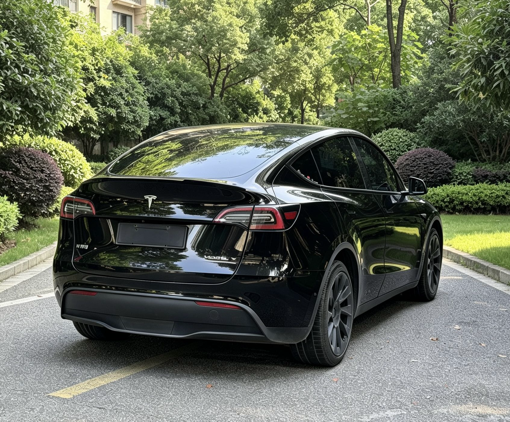 Tesla Model Y 2023 #9 Tesla Model Y 2023 car image #9
