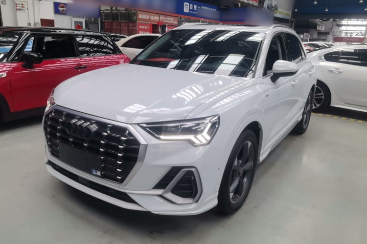 Audi Q3 2021 #2 Audi Q3 2021 car image #2
