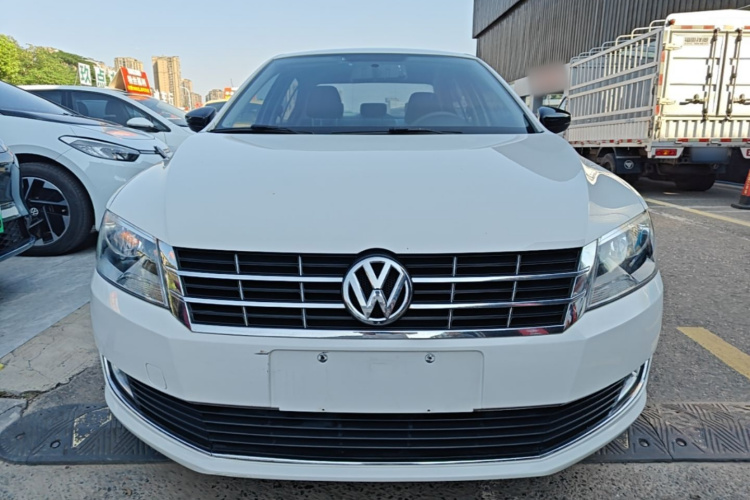 Volkswagen Lavida 2015 car image #3