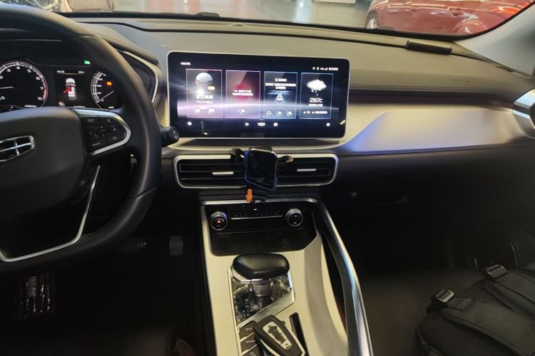 GEELY Coolray 2022 car image #13