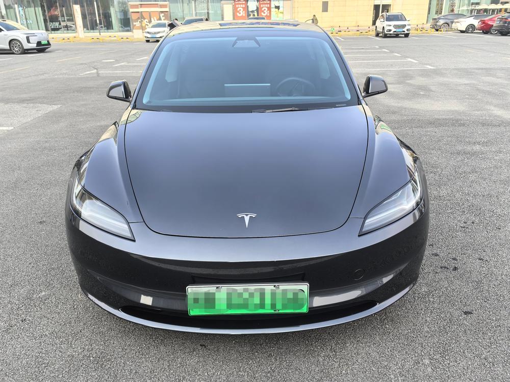 Tesla Model 3 2024 car image #2