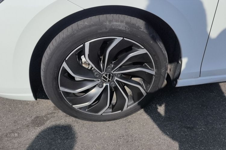 Volkswagen Golf 2021 car image #9