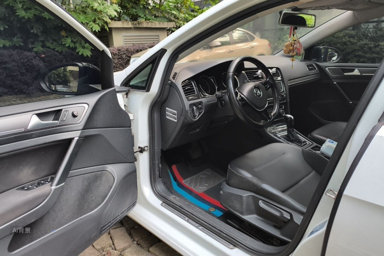 Volkswagen Golf 2017 car image #18