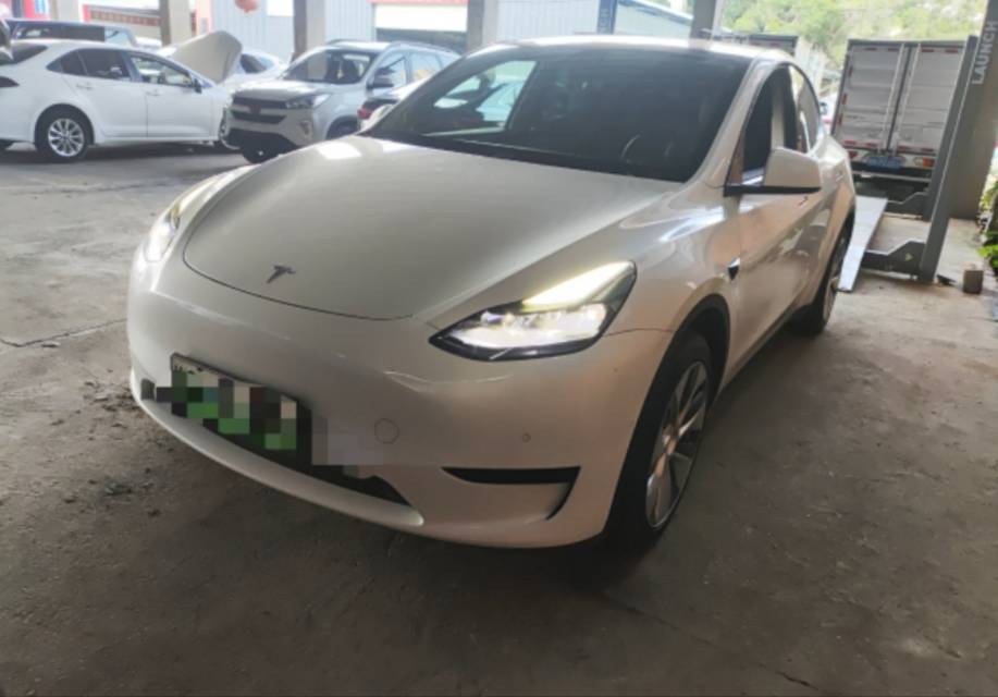 Tesla Model Y 2023 Tesla Model Y 2023 car image