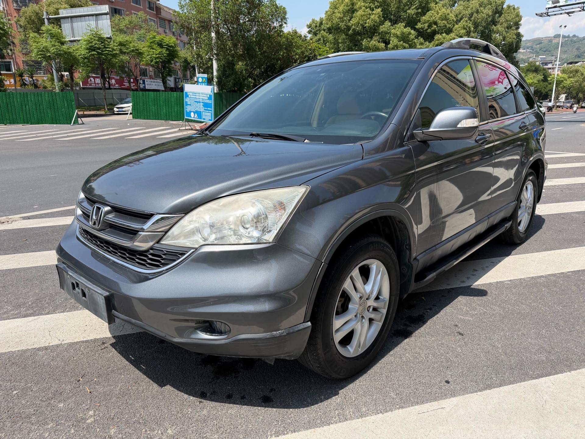 2010 2010 car image