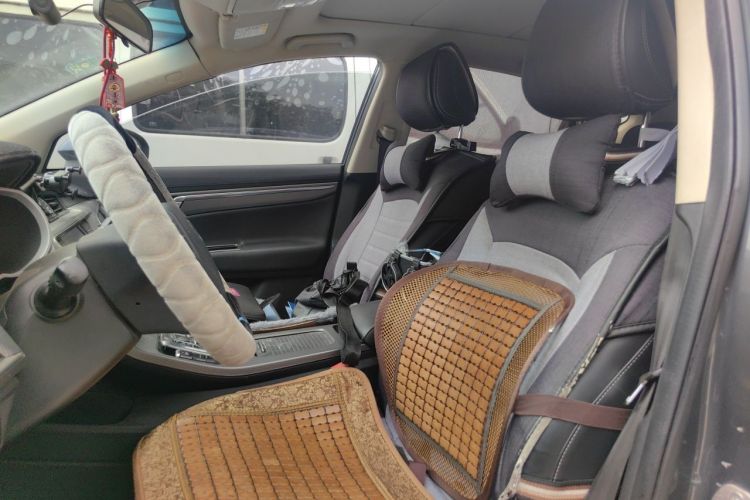 GEELY Emgrand GS 2017 car image #19