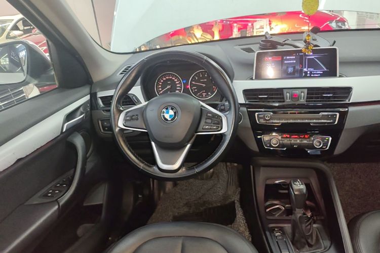 BMW X1 2018 car image #11