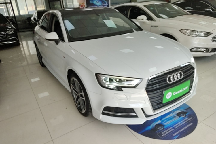 Audi A3 2018 car image #4
