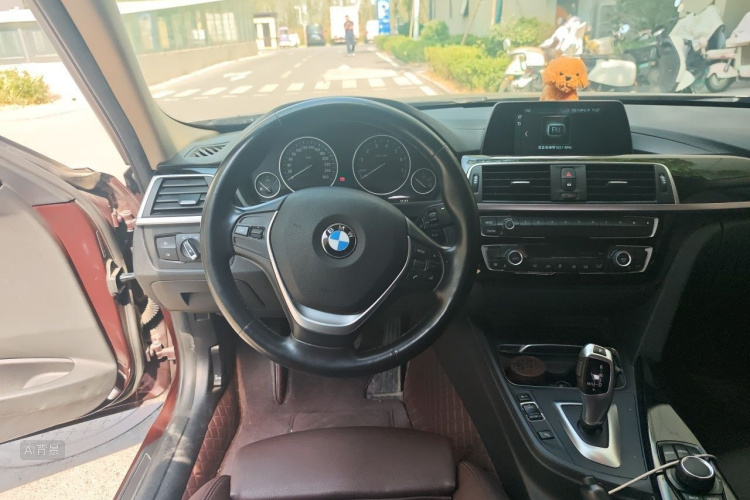 BMW 3 Series 2019 #12 BMW 3 Series 2019 car image #12