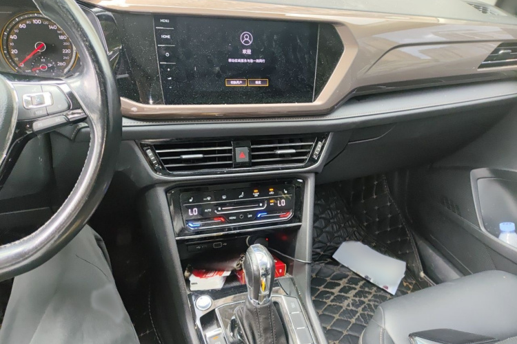 Volkswagen Tharu 2021 car image #17