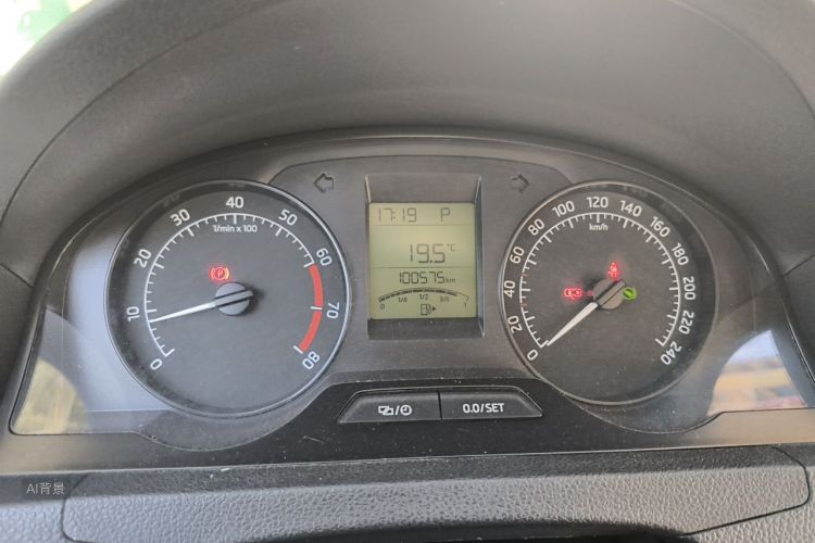 Skoda Rapid 2015 #13 Skoda Rapid 2015 image de voiture #13