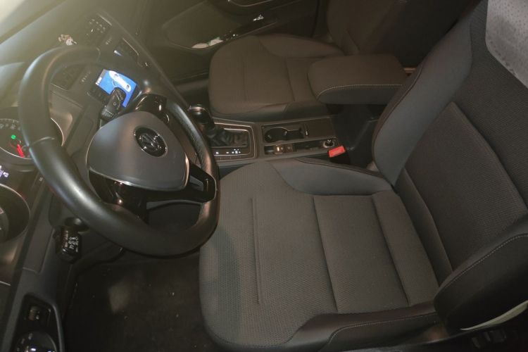 Volkswagen Golf 2016 car image #19