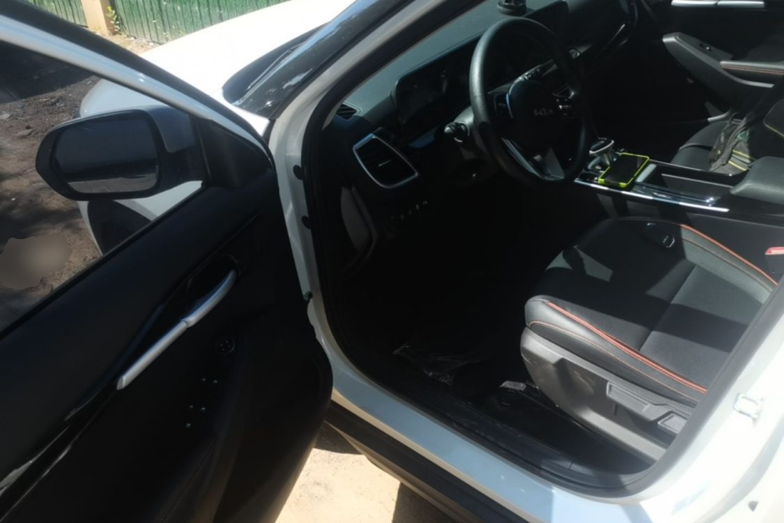 Kia Seltos 2024 car image #23