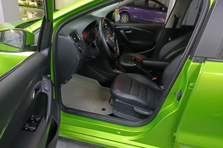 Volkswagen Polo 2015 #19 Volkswagen Polo 2015 изображение автомобиля #19