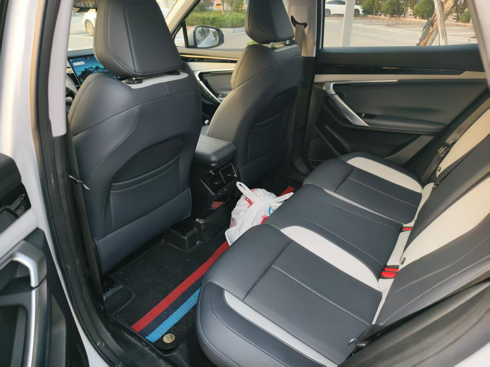 GEELY Boyue L 2024 imagen de coche #4