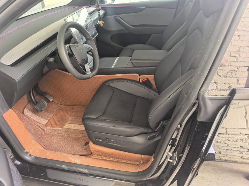 Tesla Model Y 2026 #4 Tesla Model Y 2026 car image #4