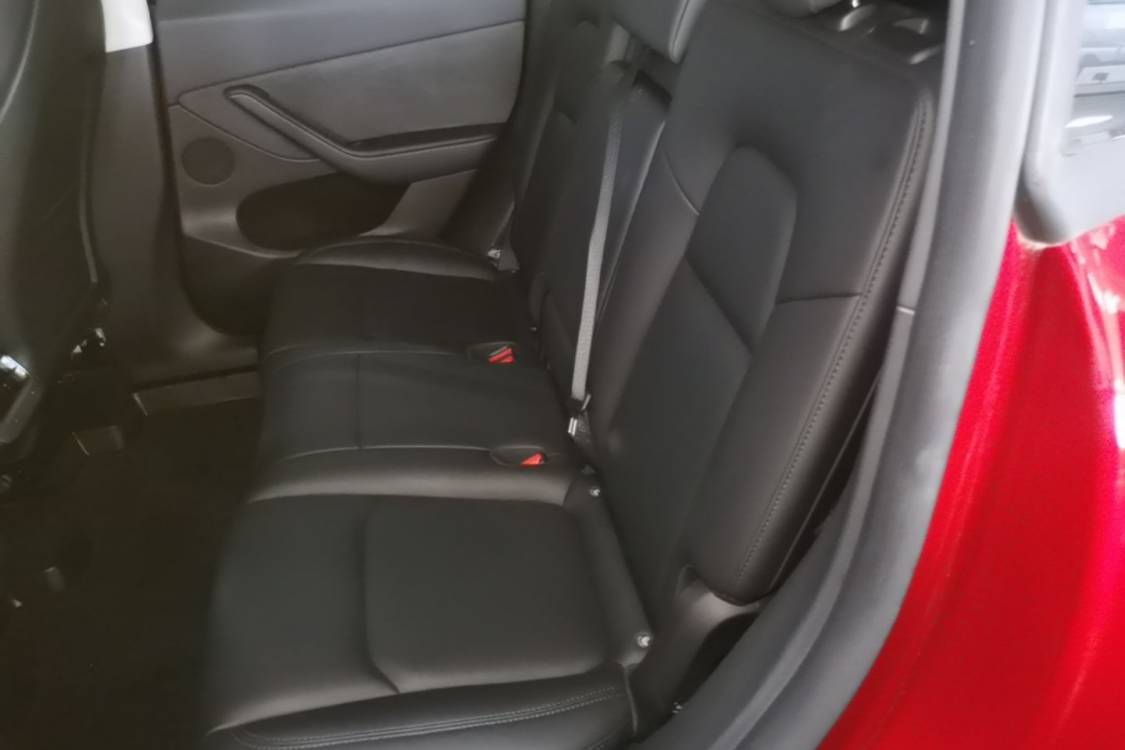 Tesla Model Y 2024 car image #8