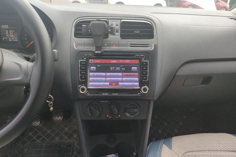 Volkswagen Polo 2017 #13 Volkswagen Polo 2017 car image #13