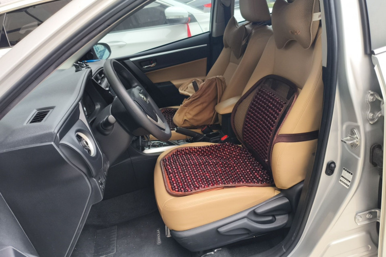 Toyota Corolla 2019 immagine di auto #19