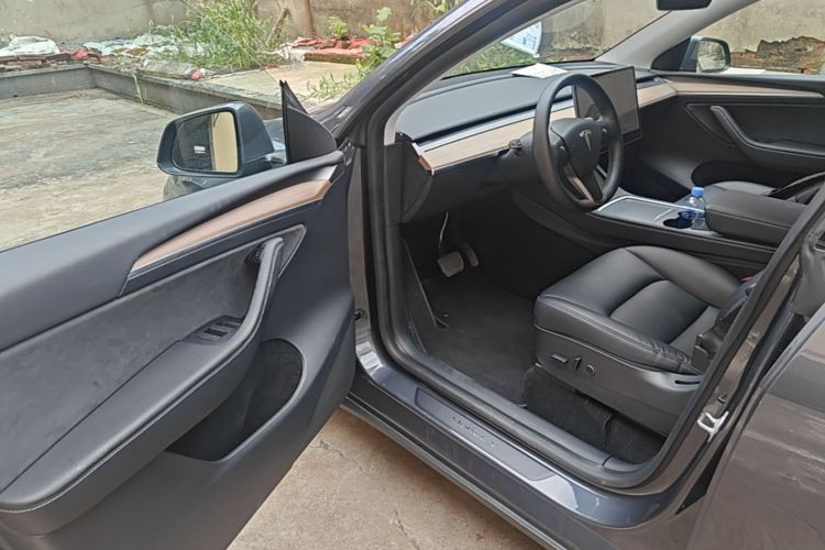 Tesla Model Y 2021 #16 Tesla Model Y 2021 car image #16
