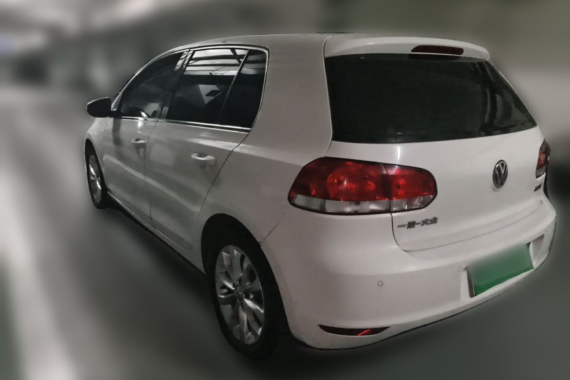 Volkswagen Golf 2012 car image #3