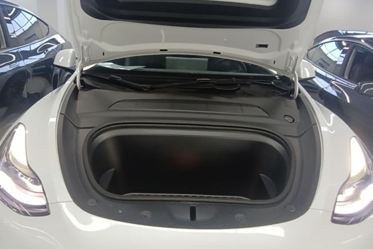 Tesla Model Y 2023 #20 Tesla Model Y 2023 immagine di auto #20