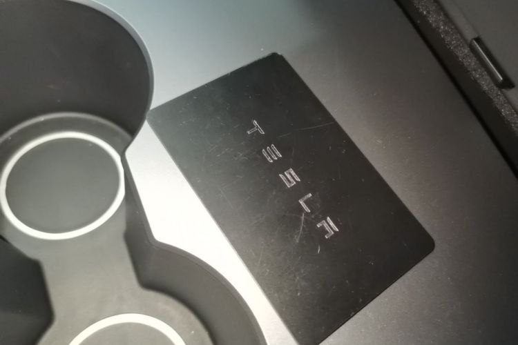 Tesla Model Y 2023 #9 Tesla Model Y 2023 car image #9