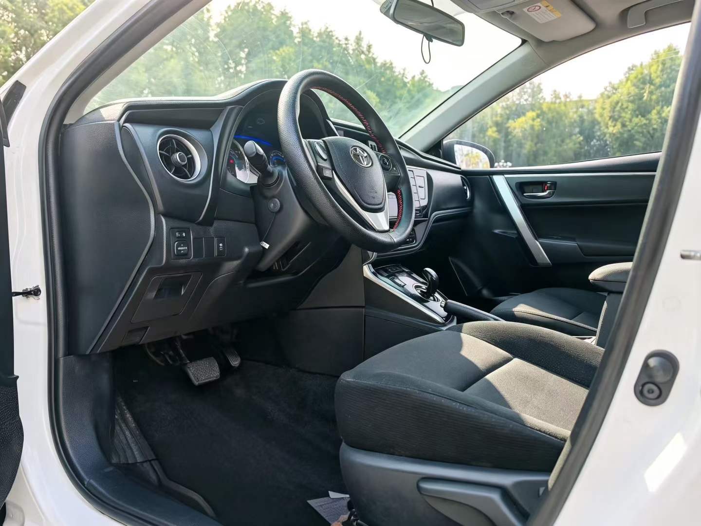 Toyota Corolla 2017 #2 Toyota Corolla 2017 car image #2