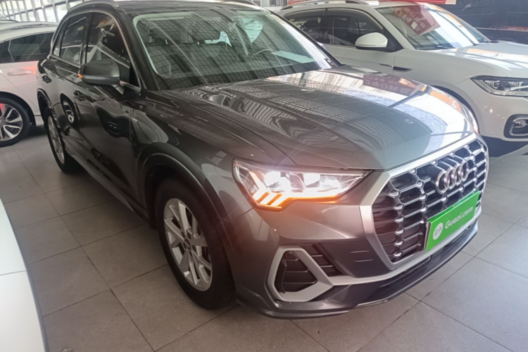 Audi Q3 2020 car image #6