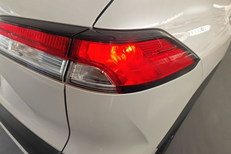 Toyota Corolla Cross 2023 immagine di auto #8
