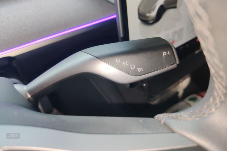 Tesla Model Y 2024 #16 Tesla Model Y 2024 car image #16