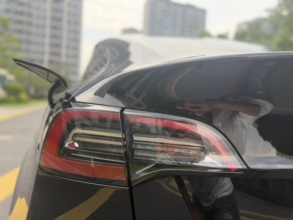 Tesla Model Y 2023 #9 Tesla Model Y 2023 car image #9