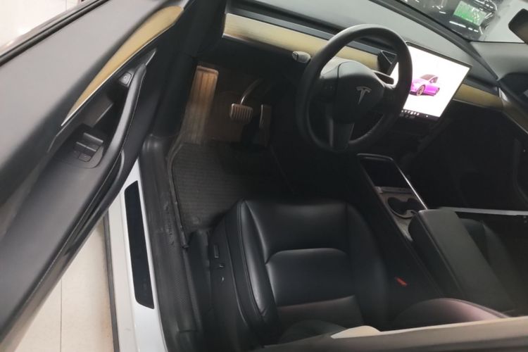 Tesla Model Y 2022 #16 Tesla Model Y 2022 car image #16