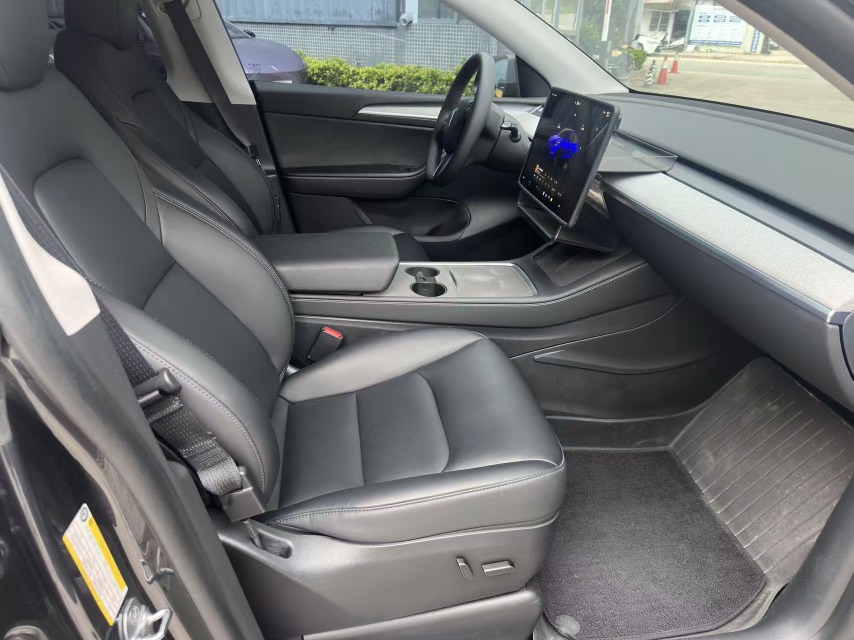 Tesla Model Y 2024 car image #7