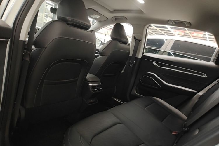 GEELY Emgrand 2023 #17 GEELY Emgrand 2023 car image #17