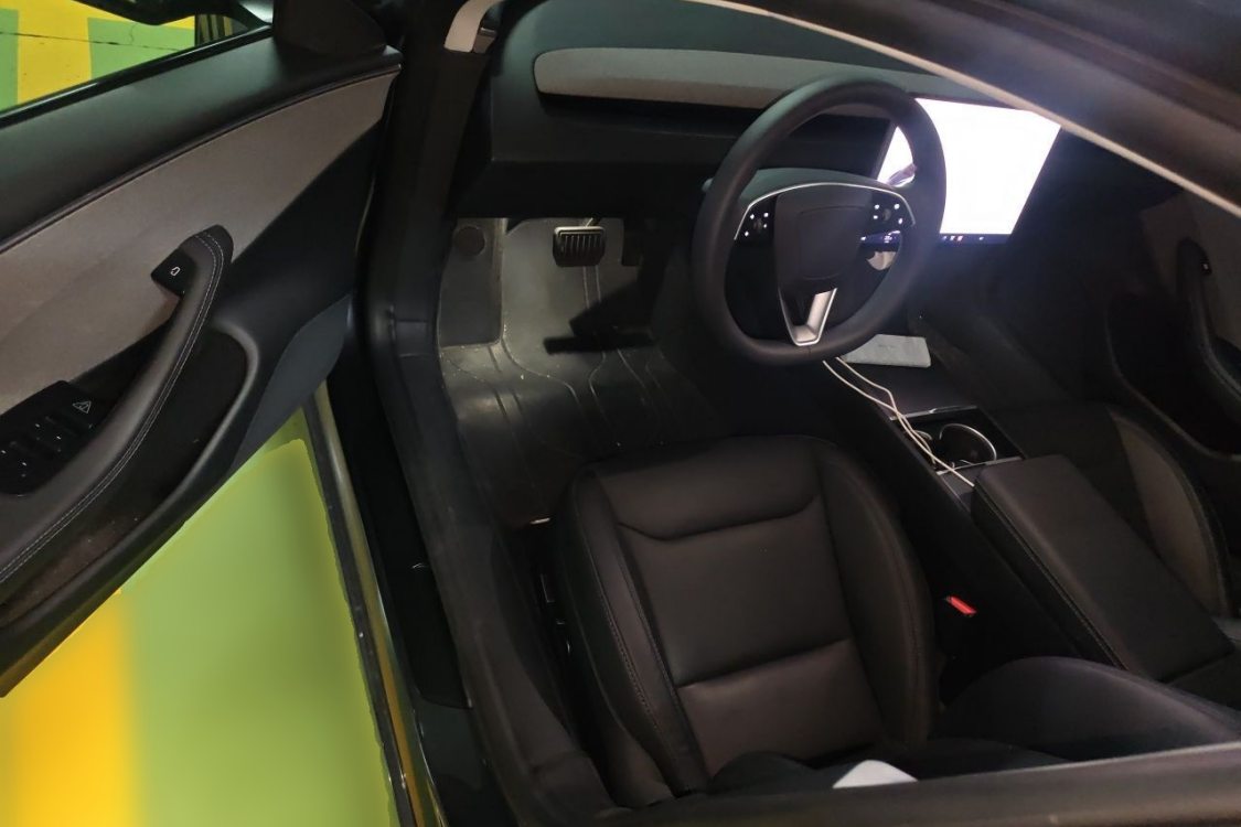 Tesla Model 3 2025 car image #23