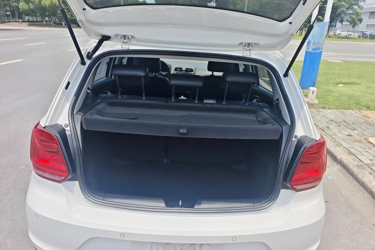 Volkswagen Polo 2015 #19 Volkswagen Polo 2015 car image #19