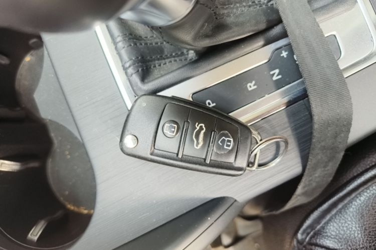 Audi A3 2018 car image #14