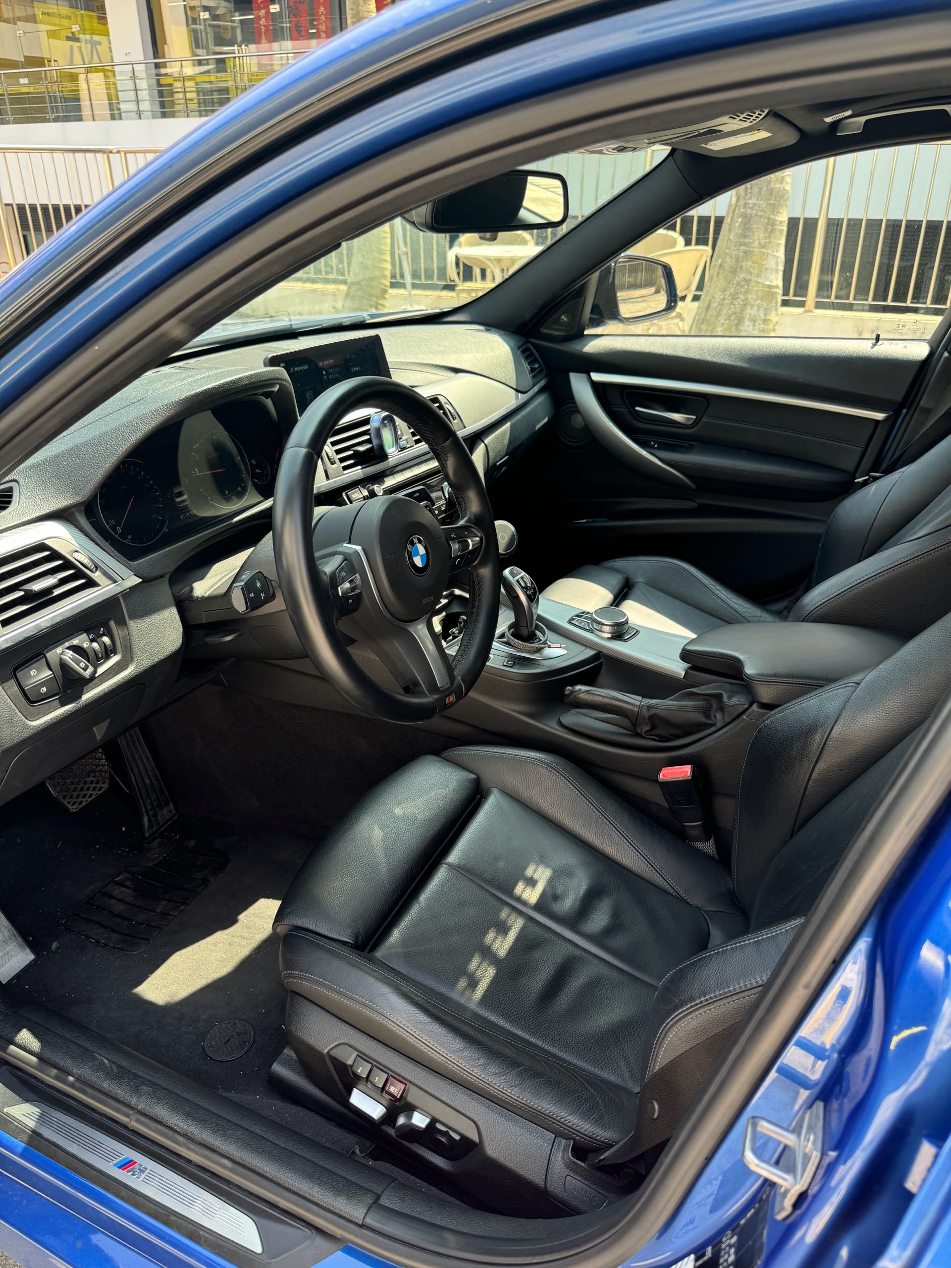 BMW 3 Series 2018 car image #6