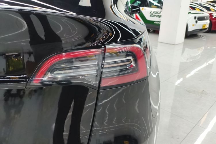 Tesla Model Y 2023 #8 Tesla Model Y 2023 car image #8