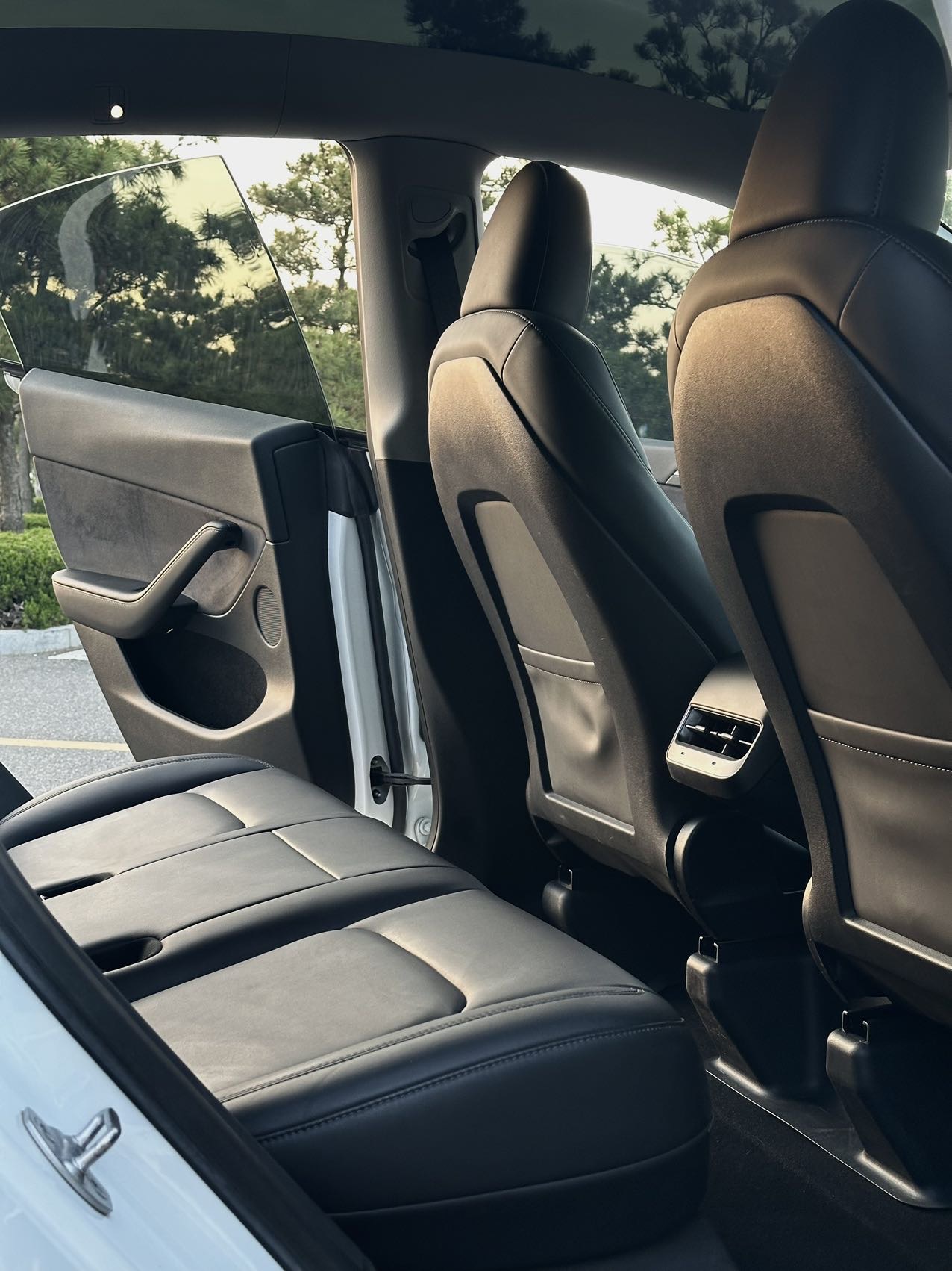 Tesla Model Y 2022 car image #8