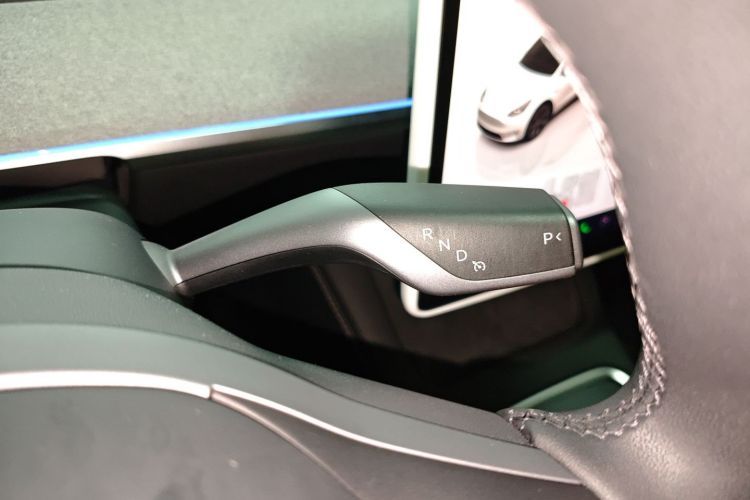 Tesla Model Y 2024 #14 Tesla Model Y 2024 car image #14
