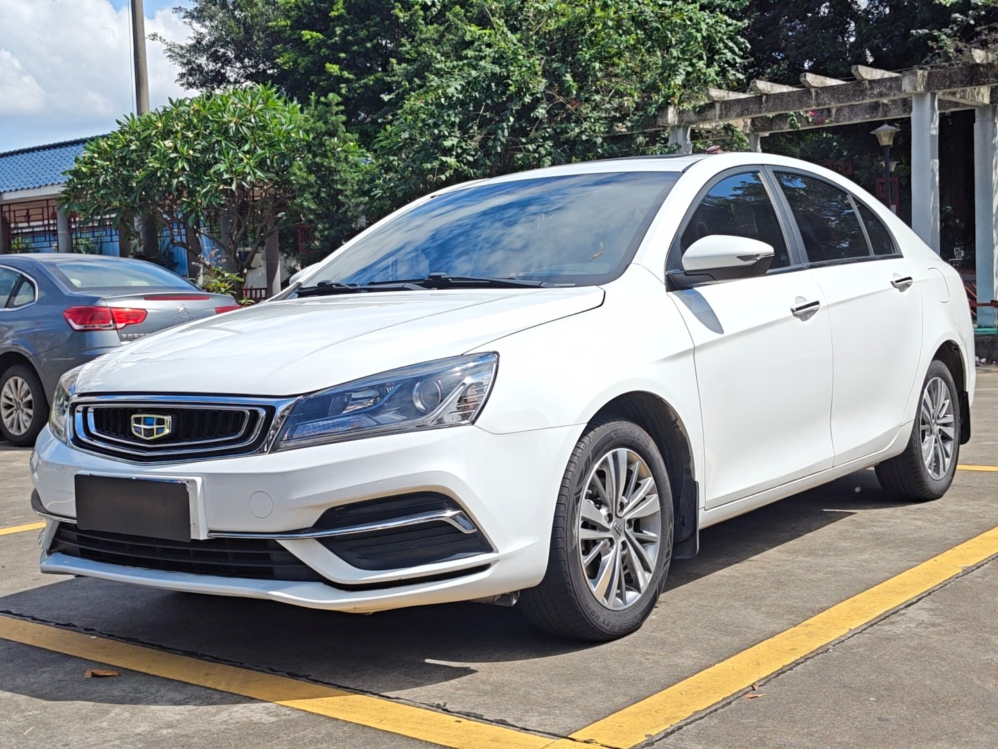 GEELY Emgrand 2018 car image 
