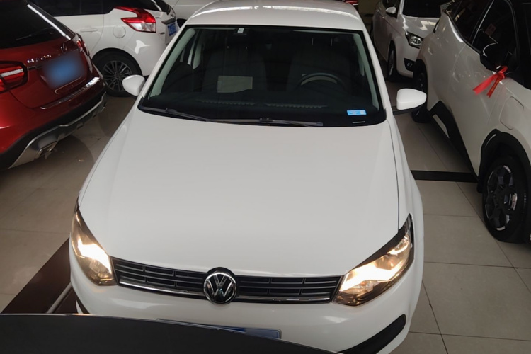Volkswagen Polo 2017 car image #3