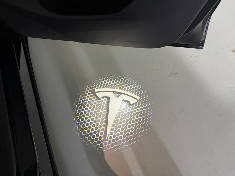 Tesla Model Y 2024 immagine di auto #11