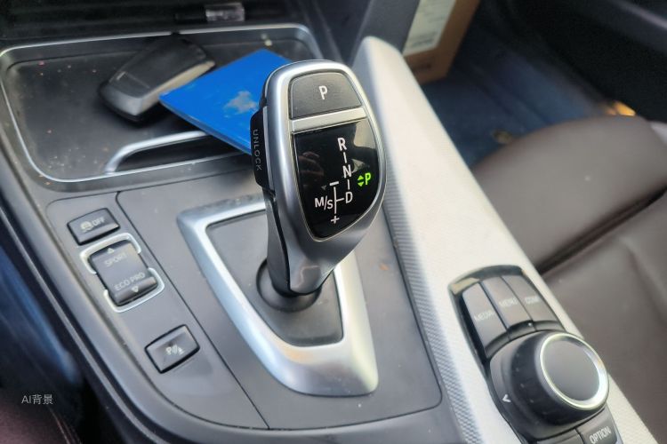BMW 3 Series 2019 #16 BMW 3 Series 2019 car image #16