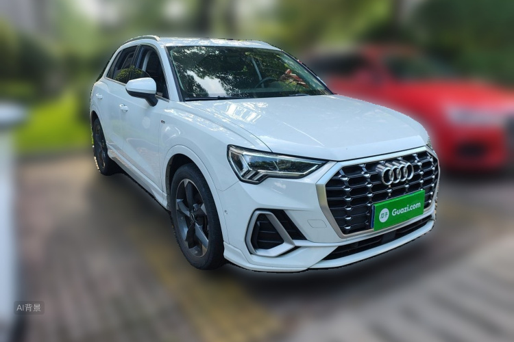Audi Q3 2022 car image #4