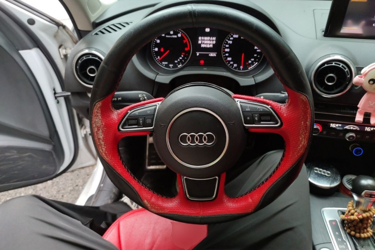 Audi A3 2016 car image #11