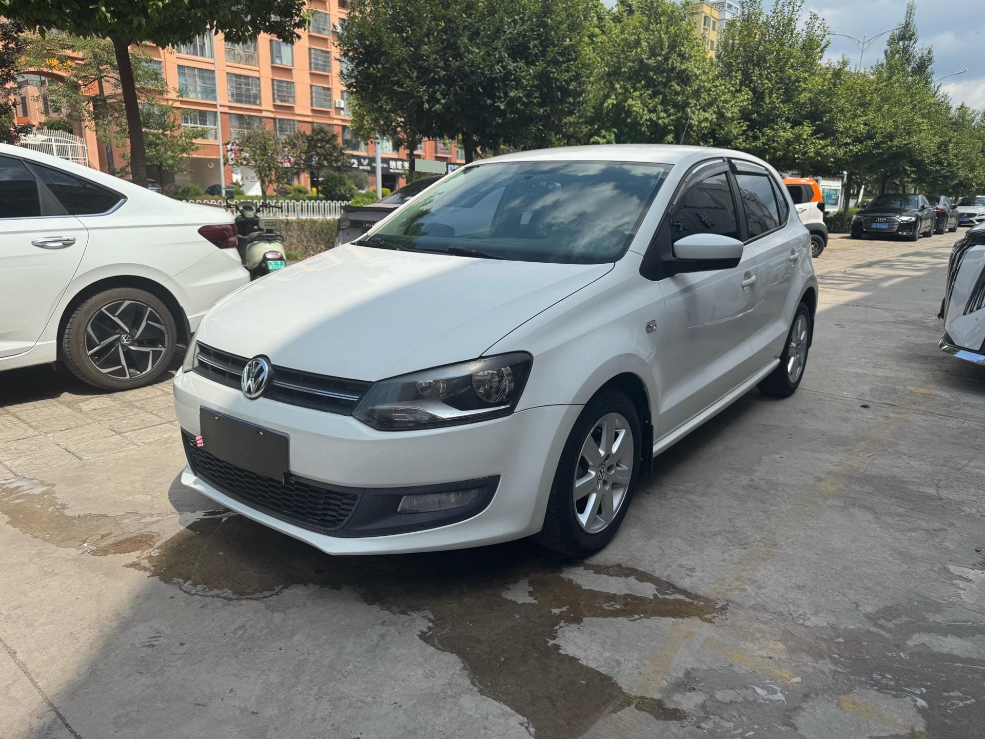 Volkswagen Polo 2014 Volkswagen Polo 2014 car image
