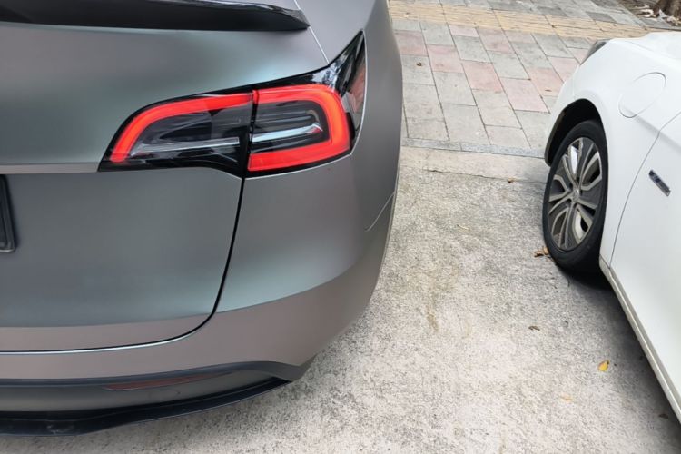Tesla Model Y 2023 #8 Tesla Model Y 2023 car image #8